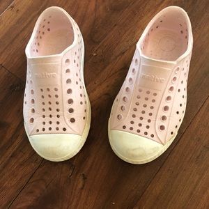 Native shoes- Light pink, toddler girl size 8
